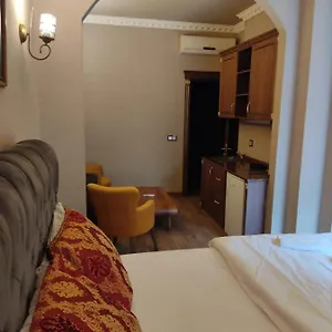 Zero Suit Apart Otel